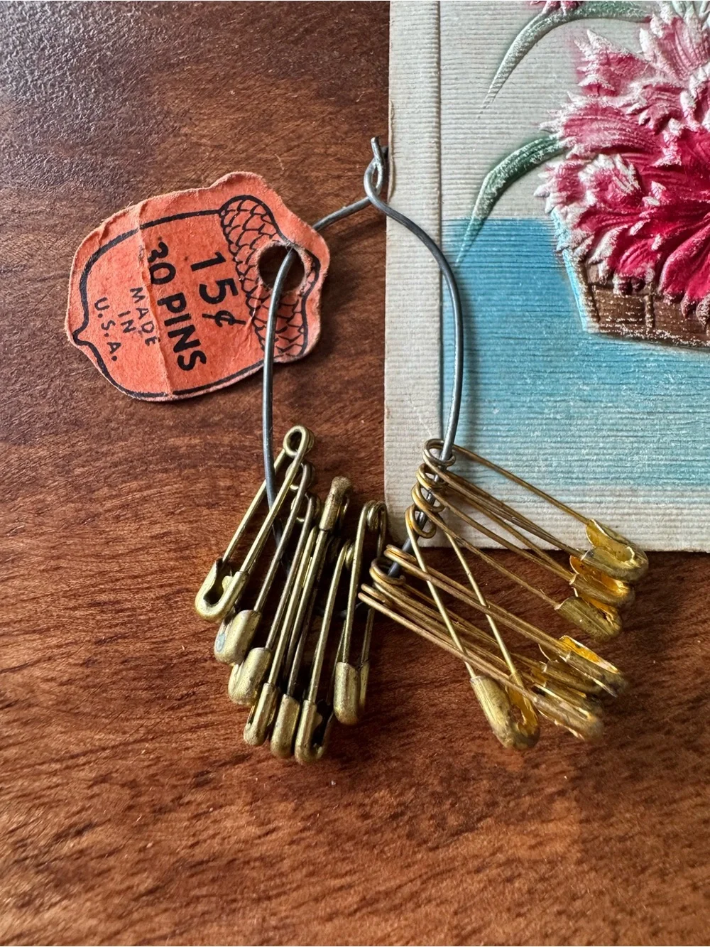 Vintage Acorn #330 Brass Gilt Finish Safety Pins Original Tag Oakville Co USA
